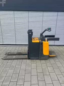 Hochhubwagen 2006  Jungheinrich ERD 220 --> Batterie aus 2019! (1)