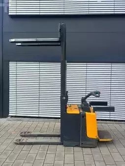 Hochhubwagen 2006  Jungheinrich ERD 220 --> Batterie aus 2019! (3)