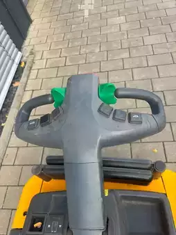 Hochhubwagen 2006  Jungheinrich ERD 220 --> Batterie aus 2019! (8)