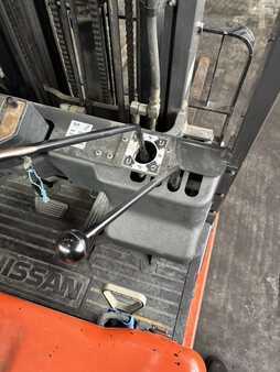 El truck - 3 hjulet 2003  Nissan N01L15HQ Batterie schwach (21)