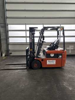 El truck - 3 hjulet 2003  Nissan N01L15HQ Batterie schwach (1)