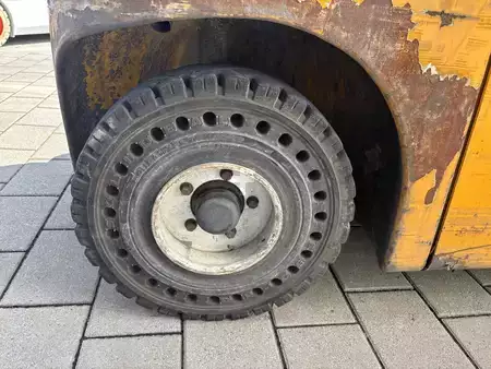 Wózki gazowe 2017  Jungheinrich TFG425s Triplex Motorölverbrauch zu hoch (9)