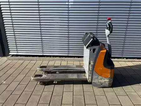 Transpaleta eléctrica 2008  Still EXU 16 (2)