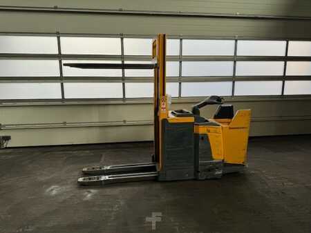 Apilador eléctrico 2012  Jungheinrich ERD 220 (3)