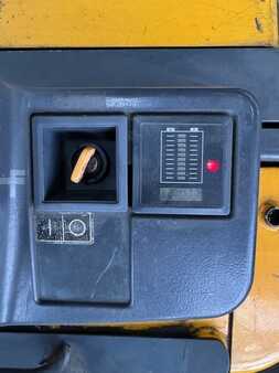 Apilador eléctrico 2007  Jungheinrich ERD 220 (16)