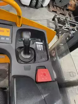 Stacker com assento  Jungheinrich ESD 220 (13)