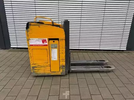 Stacker com assento  Jungheinrich ESD 220 (4)