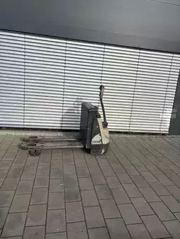 El-pallevogn 2010  Crown WP2315 (2)