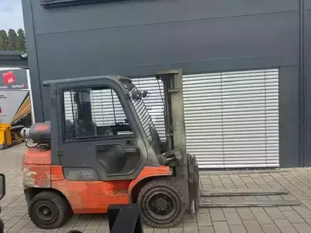 LPG VZV 2004  Toyota 02-7FGF30 (4)