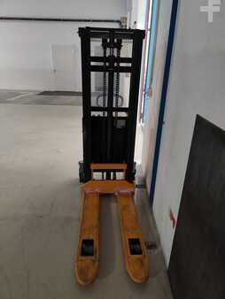 Stapelaars 2017  Jungheinrich HC110 neue Batterie (2)