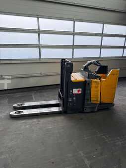 Apilador eléctrico - Jungheinrich ERD 220 (1)