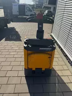 Transpaleta eléctrica 2008  Jungheinrich ERE 120 (7)