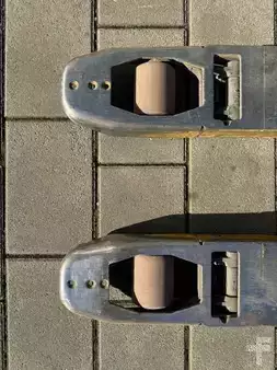 Transpaleta eléctrica 2008  Jungheinrich ERE 120 (8)