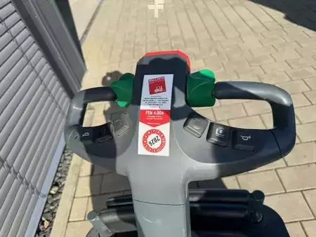 Transpaleta eléctrica 2008  Jungheinrich ERE 120 (9)