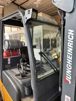 Gázüzemű targoncák 2010  Jungheinrich TFG 316s (4)