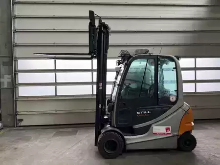 Elektro 4 Rad 2014  Still RX60-30L (2)