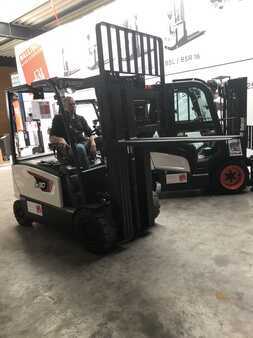 Bobcat B30X-7Plus