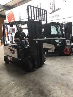 Bobcat B30X-7Plus