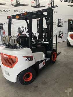 Gas truck 2024  Bobcat G25NXP (2)