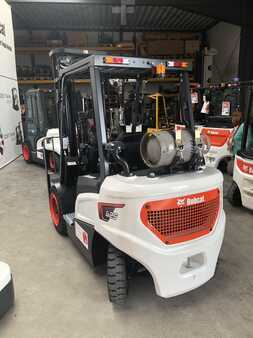 Gas truck 2024  Bobcat G25NXP (4)