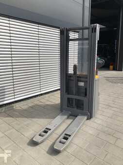 Hochhubwagen  Jungheinrich EJC 112z (5)