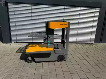 Preparador de pedidos horizontal 2017  Jungheinrich EKM 202 (1)