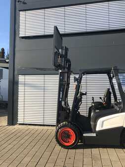 Eléctrica de 4 ruedas 2024  Bobcat G25NXP (4)