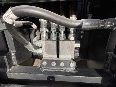 Elektro čtyřkolový VZV 2023  Bobcat B25X Neugerät mit Herstellergarantie (9)