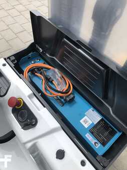Wózek wysokiego podnoszenia 2025  Bobcat BSL16N-7i Lithium Triplex Initalhub (11)