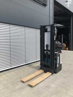 Wózek wysokiego podnoszenia 2025  Bobcat BSL16N-7i Lithium Triplex Initalhub (10)