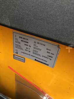 Transpalettes éléctriques 2015  Jungheinrich ERE225 20 115 54 (4)