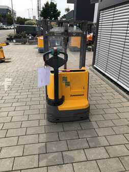 Hochhubwagen 2018  Jungheinrich EJC 110 250Z (1)