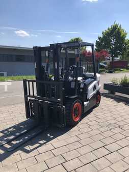 Diesel Forklifts 2024  Bobcat D30NX (1)