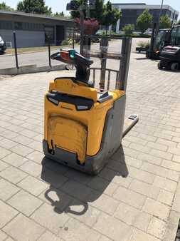 Hochhubwagen 2021  Jungheinrich ERD 120 (10)
