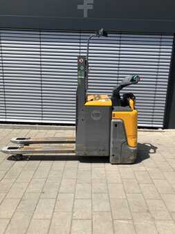 Hochhubwagen 2021  Jungheinrich ERD 120 (2)