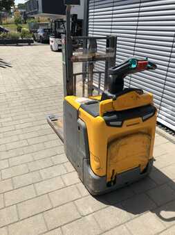 Hochhubwagen 2021  Jungheinrich ERD 120 (9)