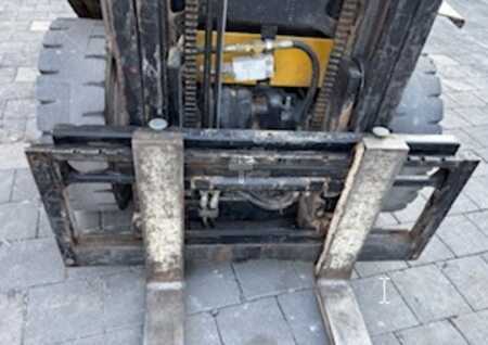 Diesel Forklifts 2003  Yale GDP25TF V2170 (6)