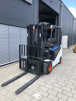 Elektryczne 4-kołowe 2025  Bobcat B30 NS Neugerät Garantie (3)