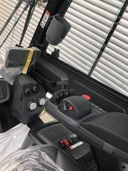 Empilhador diesel 2025  Bobcat D25S-9 (18)