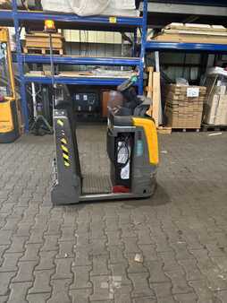 Chariots tracteurs 2020  Jungheinrich EZS130 (1)