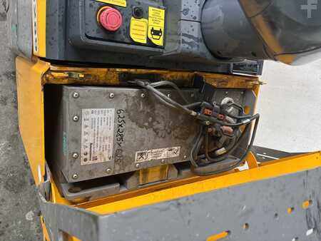 Transpallet elettrici 2018  Jungheinrich ERE  120 FP Lithium 1600mm (11)