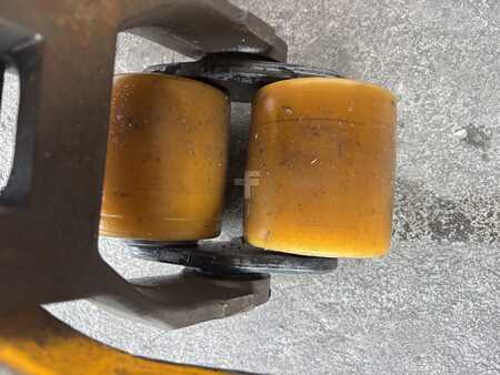 Transpallet elettrici 2018  Jungheinrich ERE  120 FP Lithium 1600mm (12)