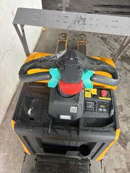 Transpallet elettrici 2018  Jungheinrich ERE  120 FP Lithium 1600mm (7)