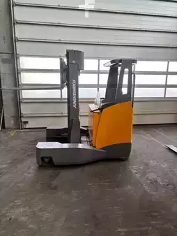 Carelli retrattili 4 vie  Jungheinrich ETV-Q25 (2)