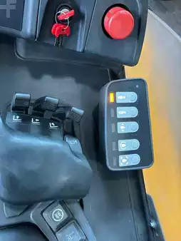 Carelli retrattili 4 vie  Jungheinrich ETV-Q25 (19)