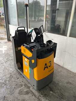 Chariots tracteurs 2019  Jungheinrich EZS130 (2)