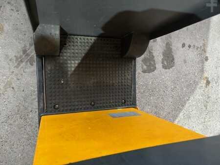 Chariots tracteurs 2015  Jungheinrich EZS130 (10)