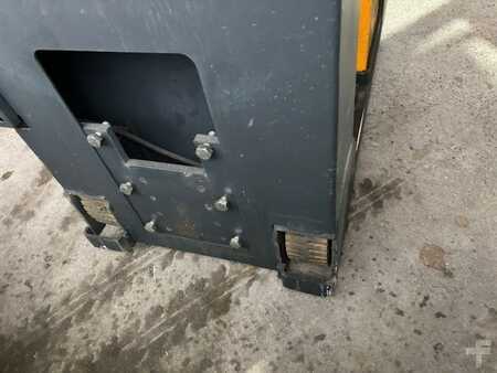 Chariots tracteurs 2015  Jungheinrich EZS130 (11)