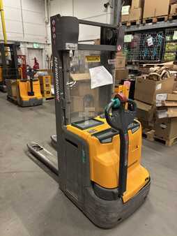 Stoccatori 2020  Jungheinrich EJC 216z Triplex Initalhub RES//LS//13.10.25 (1)