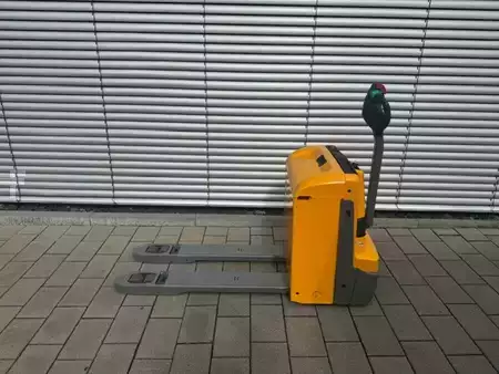 Electric Pallet Trucks 2018  Jungheinrich EJE 116 (1)